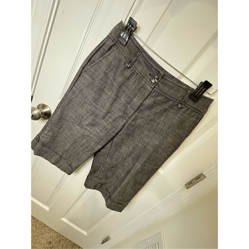 Dressbarn women’s size 4 gray black shorts